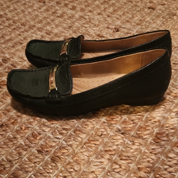 Naturalizer Black Loafers with Gold Accent - Picture 1 of 7